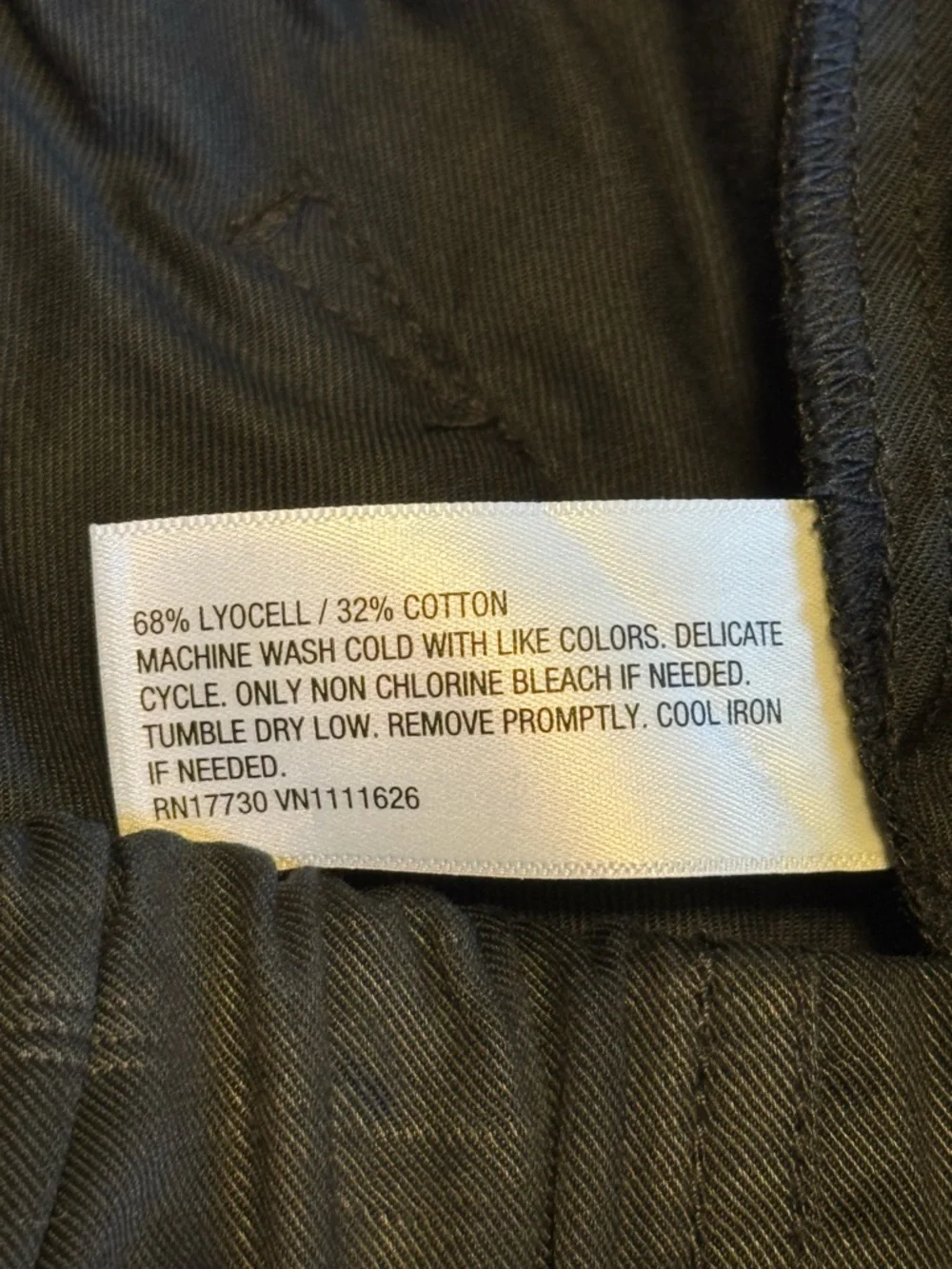 Isabel Maternity by Ingrid & Isabel Black Elastic Shorts Classic NWOT M - Picture 4 of 4